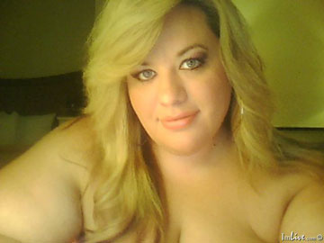 Desiree Devine live on webcam as a big busty blonde at ImLive.com